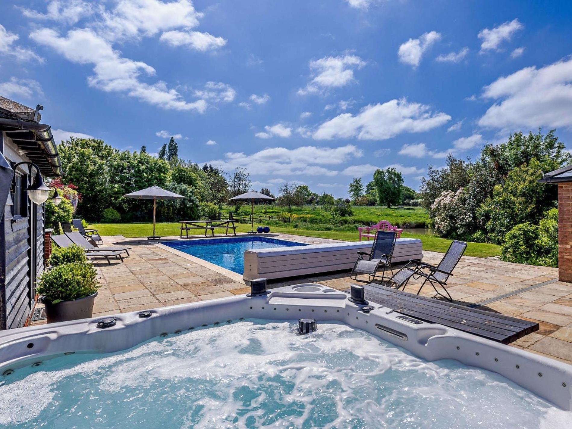 5 Bed In Smarden 76428ヴィラ エクステリア 写真